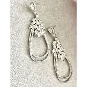 ❤️Nadri dangle sparkly earrings ￼